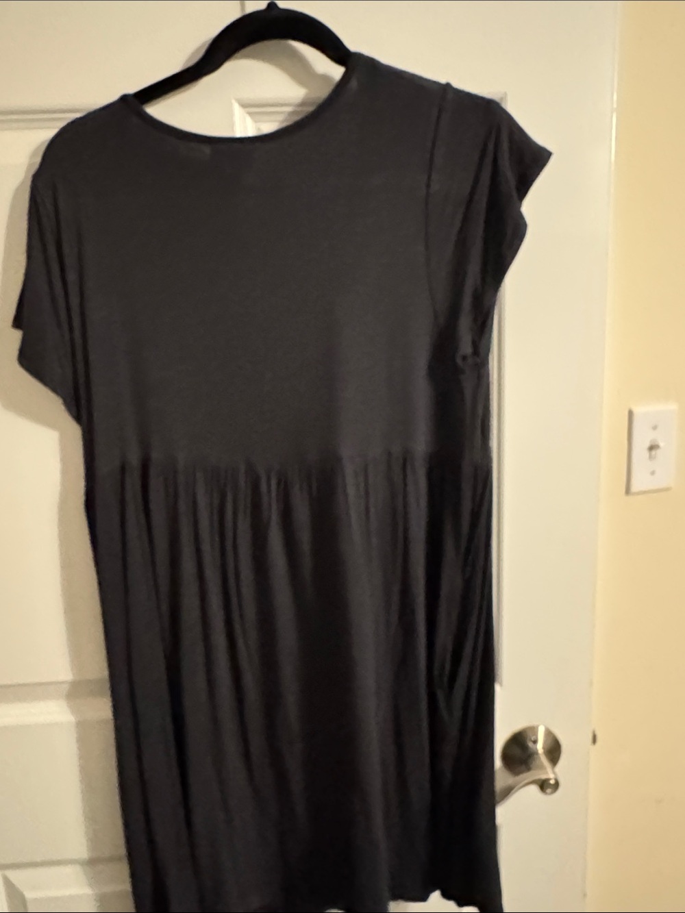 LuLaRoe Black V-Neck Tunic dress with pockets - Picture 4 of 5